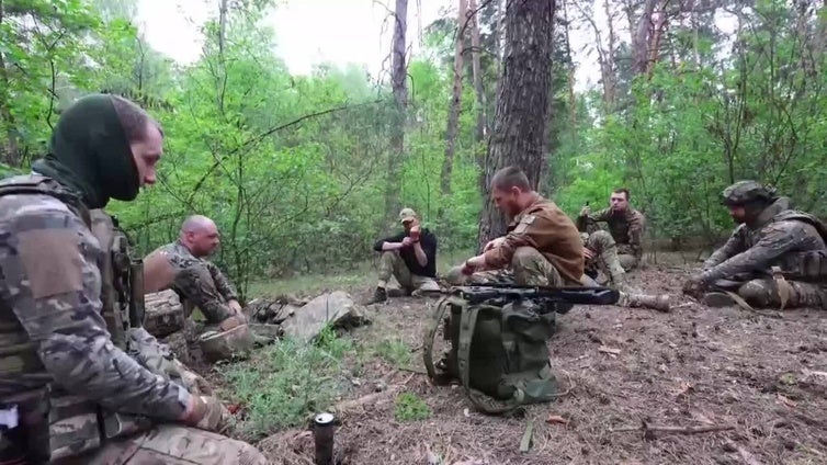 Militares de la 13ª Brigada de la Guardia Nacional de Ucrania entrenan cerca de Járkov