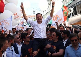 El conservador Montenegro sale indemne de la crisis y parte con ventaja en Portugal