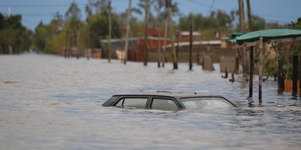 Inundaciones en Buenos Aires dejan más de 4.000 evacuados y el Gobierno despliega las Fuerzas Armadas