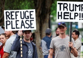 Con el asilo cerrado, Trump acoge a los afrikáners como víctimas de «genocidio» en Sudáfrica