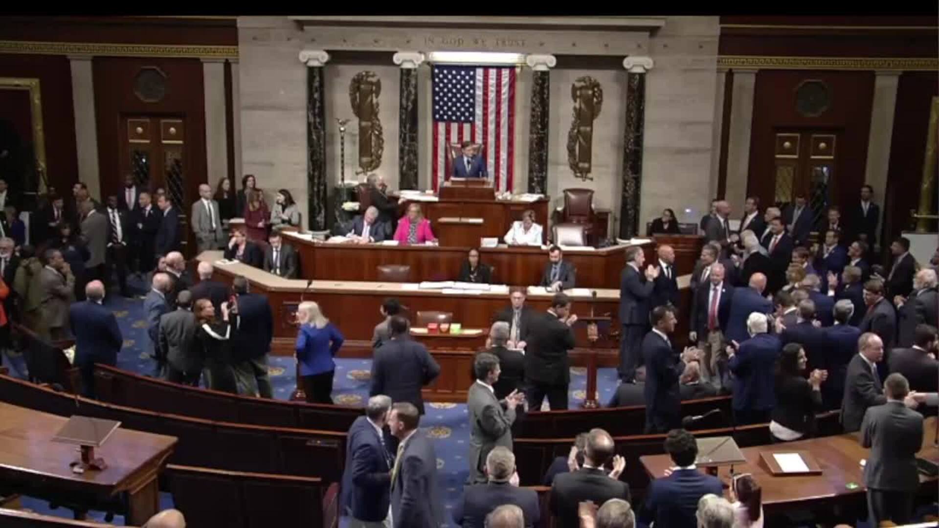 La Cámara de Representantes de EEUU aprueba por un voto la ley de Trump para recortar impuestos