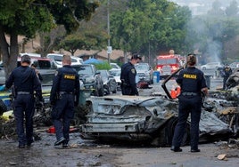 Varias personas mueren tras estrellarse un pequeño avión privado en San Diego, California