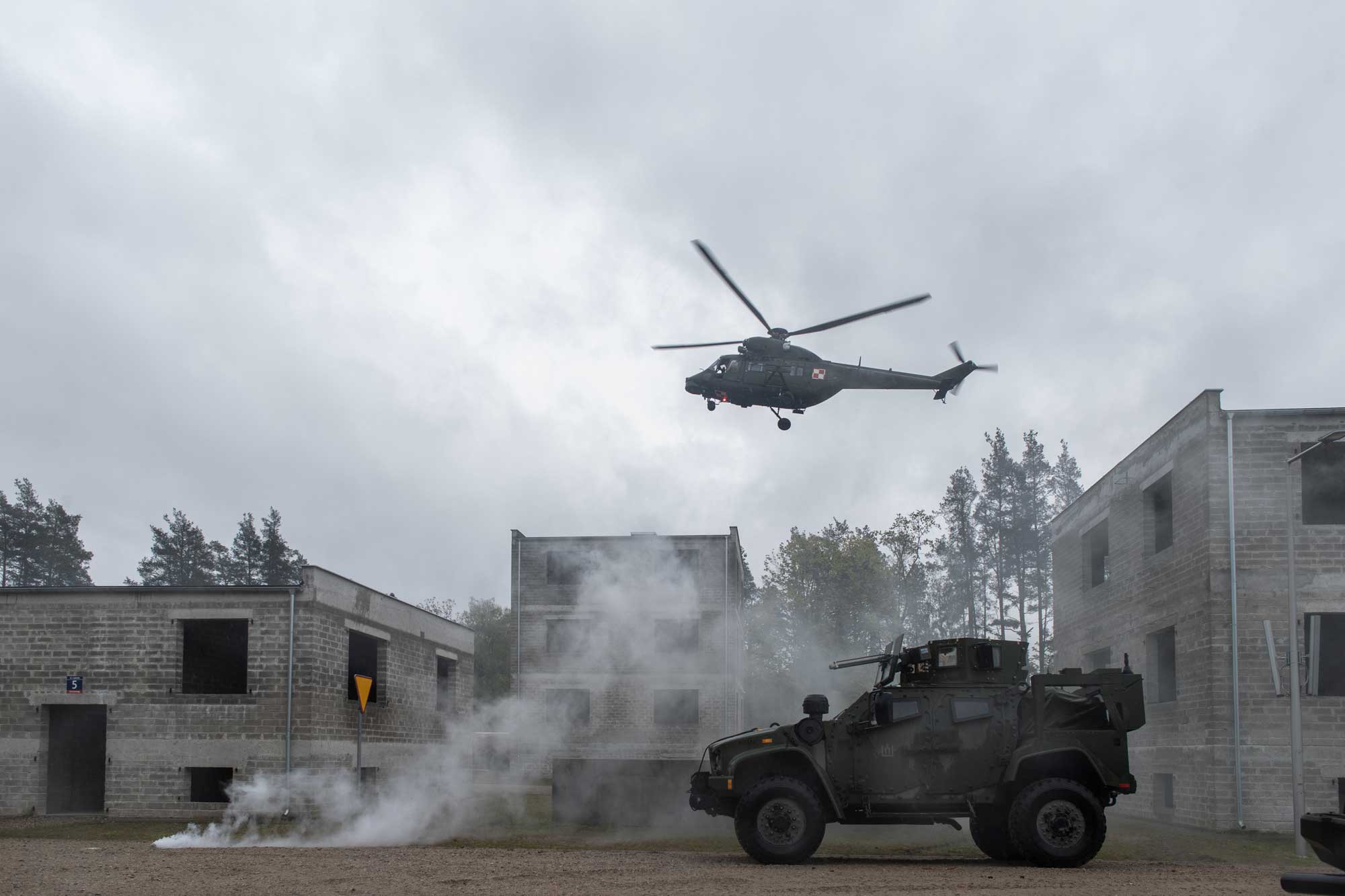 Ejercicios de asalto coordinado en edificios ocupados de zonas urbanizadas en Polonia