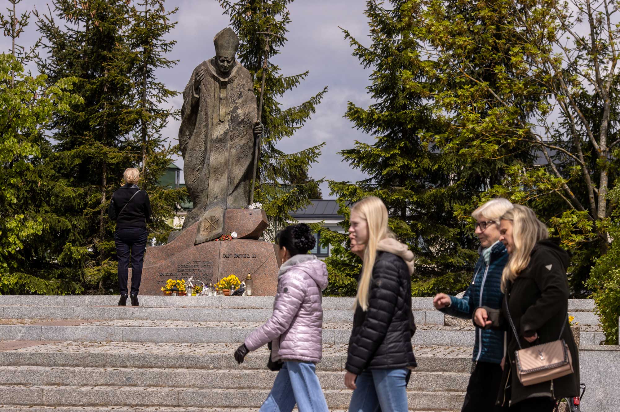 Suwalki es la ciudad más grande de la zona que da nombre al Corredor. Una estatua del Papa Juan Pablo II preside la plaza principal de la ciudad