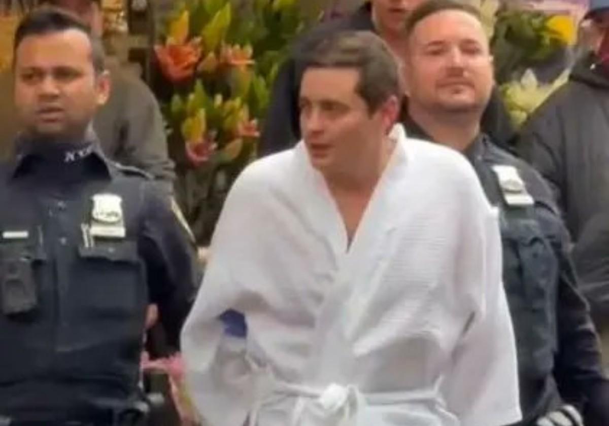 John Woeltz, uno de los detenidos por extorsionar a un turista italiano a cambio de sus contraseñas de Bitcoin