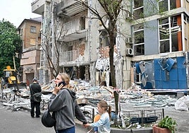 Rusia lanza su tercer bombardeo masivo consecutivo y pone al límite la capacidad de defensa aérea de Ucrania