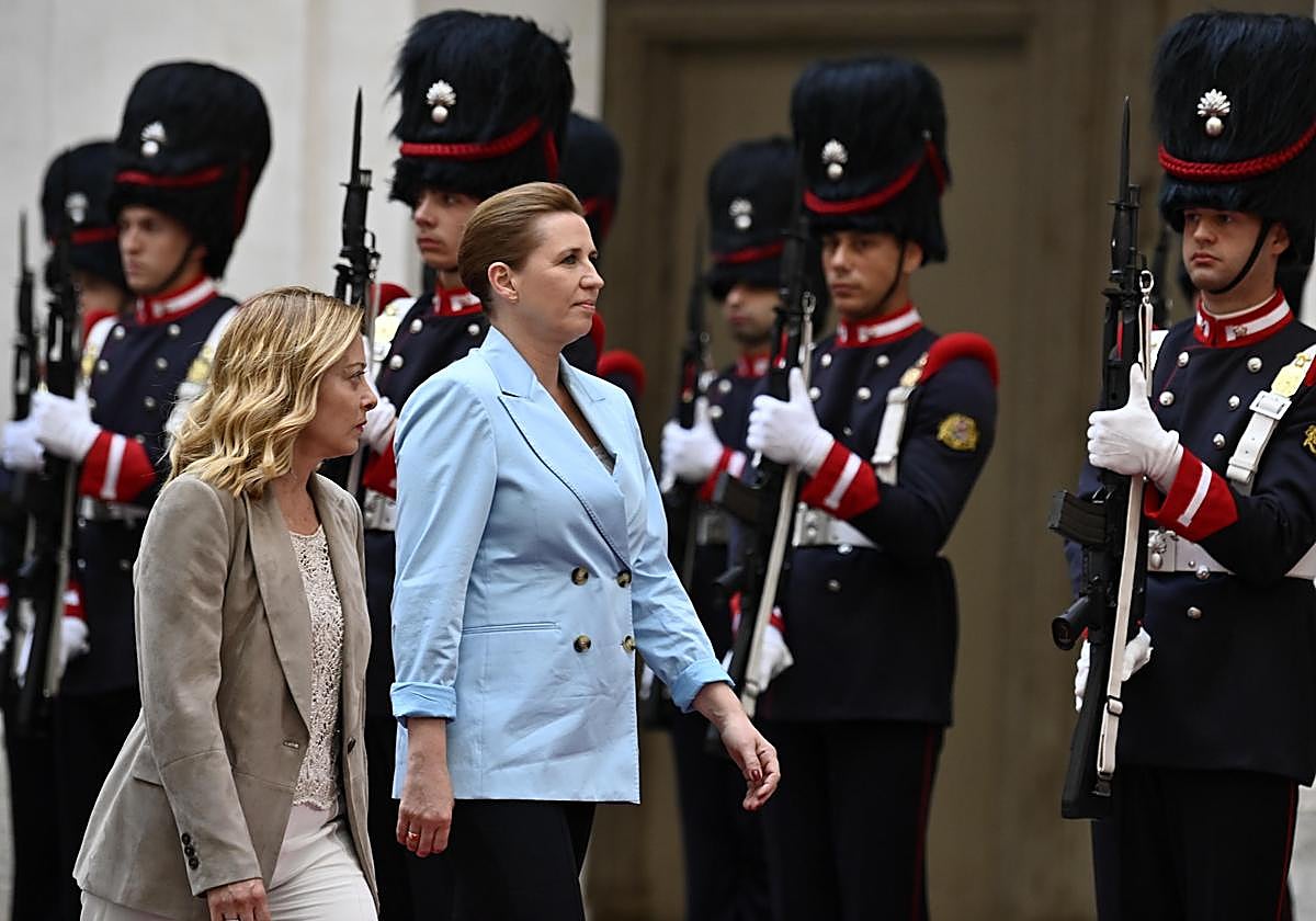 La primera ministra italiana, Giorgia Meloni, recibe a su homóloga danesa, Mette Frederiksen