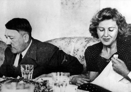 En la imagen Adolf Hitler y Eva Braun