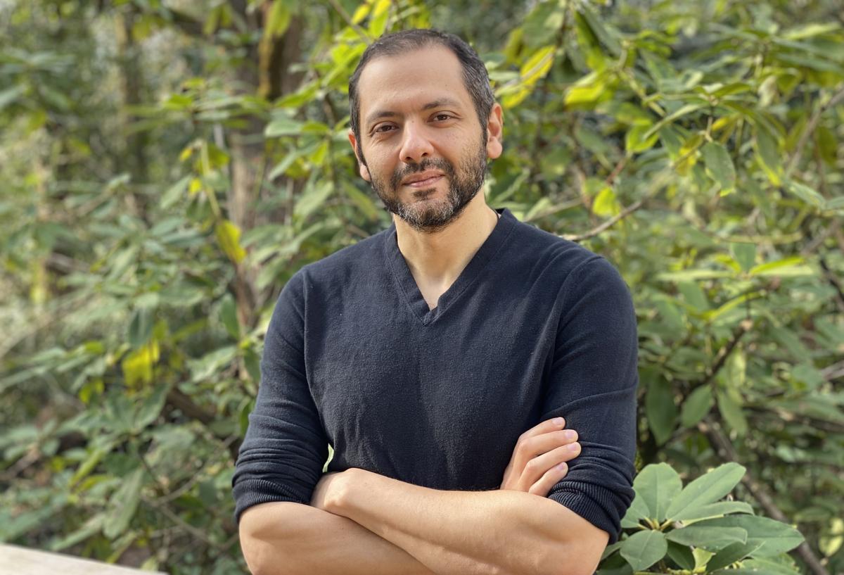 El autor Omar El Akkad publica el ensayo 'Algún día todo el mundo habrá querido estar siempre en contra'