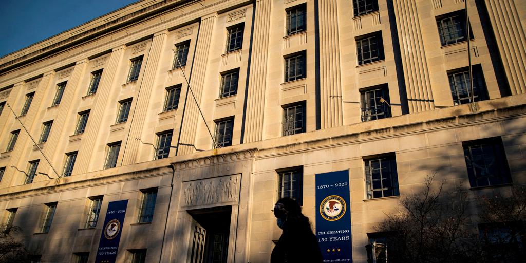 Detenido en eeuu un empleado gubernamental por intentar entregar «información clasificada» a otro país