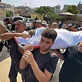 El drama de la doctora gazatí tras los bombardeos: su marido muerto, nueve hijos asesinados y un único superviviente