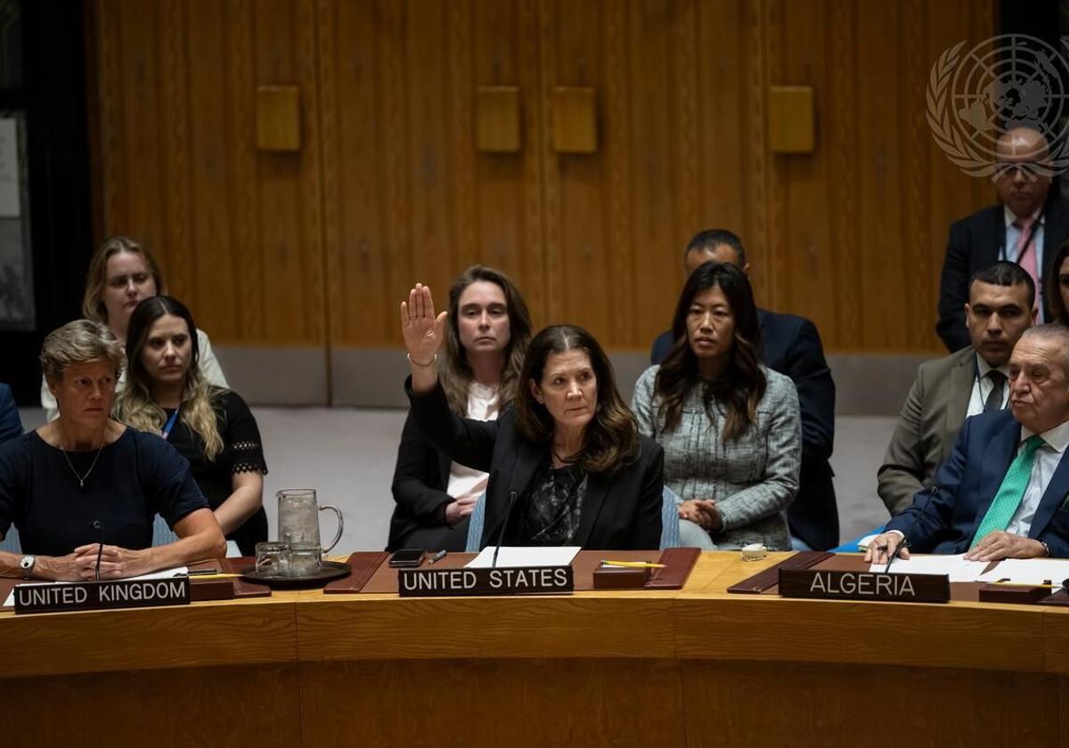 La representante de EE.UU., Dorothy Camille Shea, rechaza en el Consejo de Seguridad de la ONU la resolución que pedía un alto el fuego «incondicional» en Gaza
