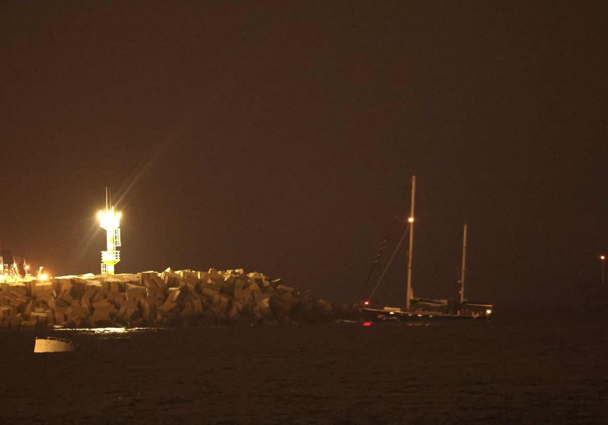 El barco Madleen, de la Flotilla de la Libertad, en su llegada al puerto israelí de Ashdod