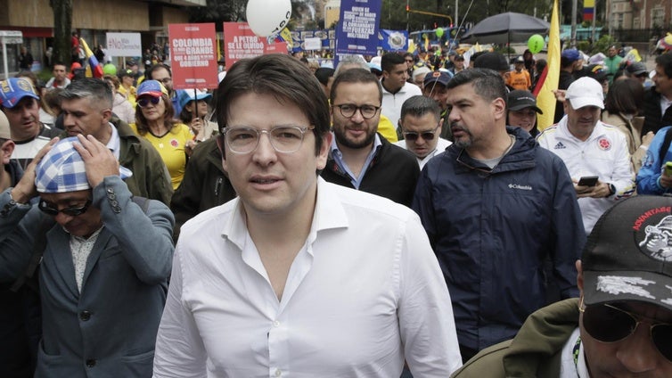 La salud del senador colombiano Miguel Uribe es «extremadamente crítica» tras ser intervenido de urgencia