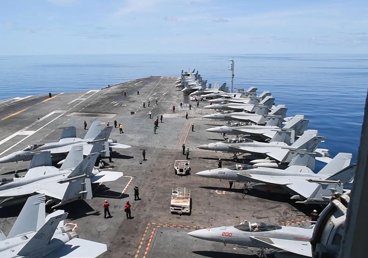 El portaaviones estaodunidense USS Nimitz dejó el sudeste asiático rumbo al océano Índico para aumentar la presencia en Oriente Próximo