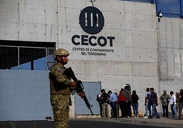 La cárcel de Bukele gusta a otros presidentes