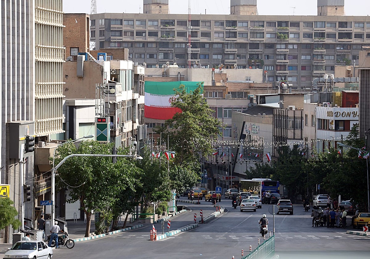 Vallas publicitarias en Teherán tras los ataques estadounidenses contra Irán