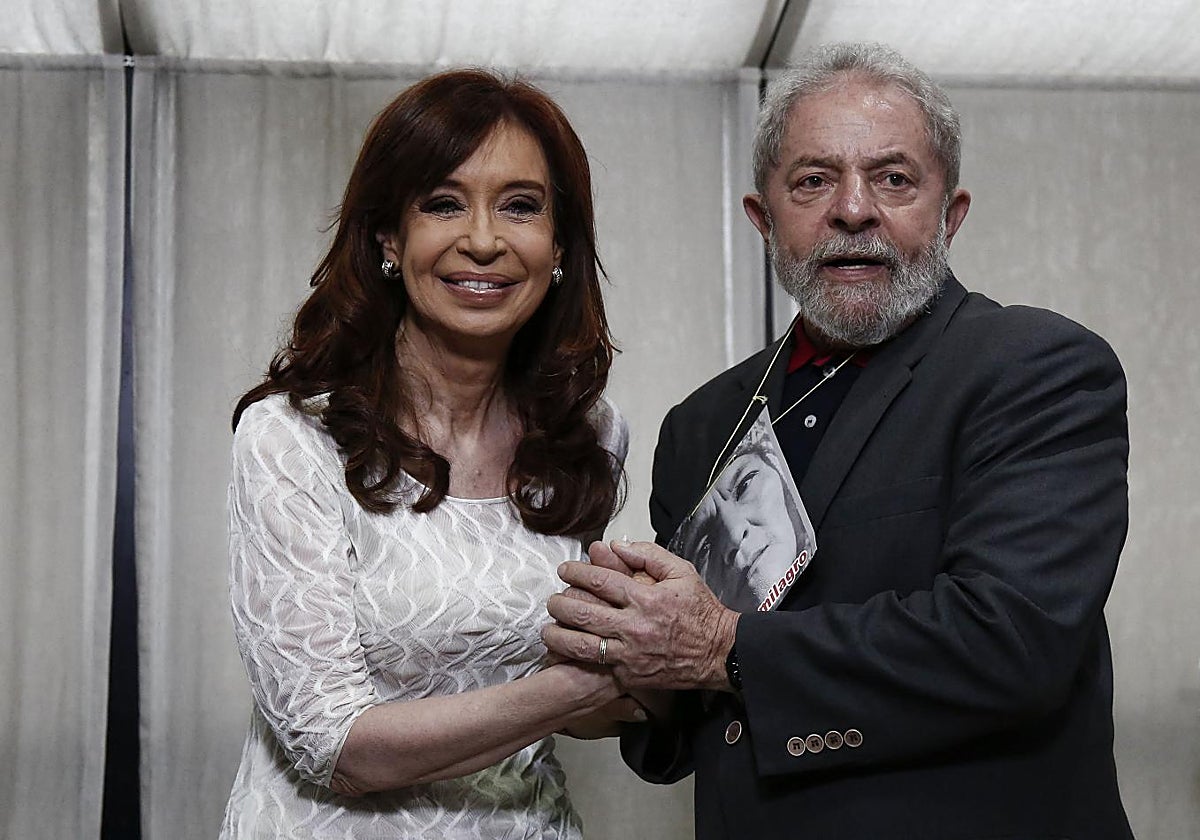El presidenta Lula da Silva y Cristina Kirchner, durante una visita de esta a Sao Paulo en 2016