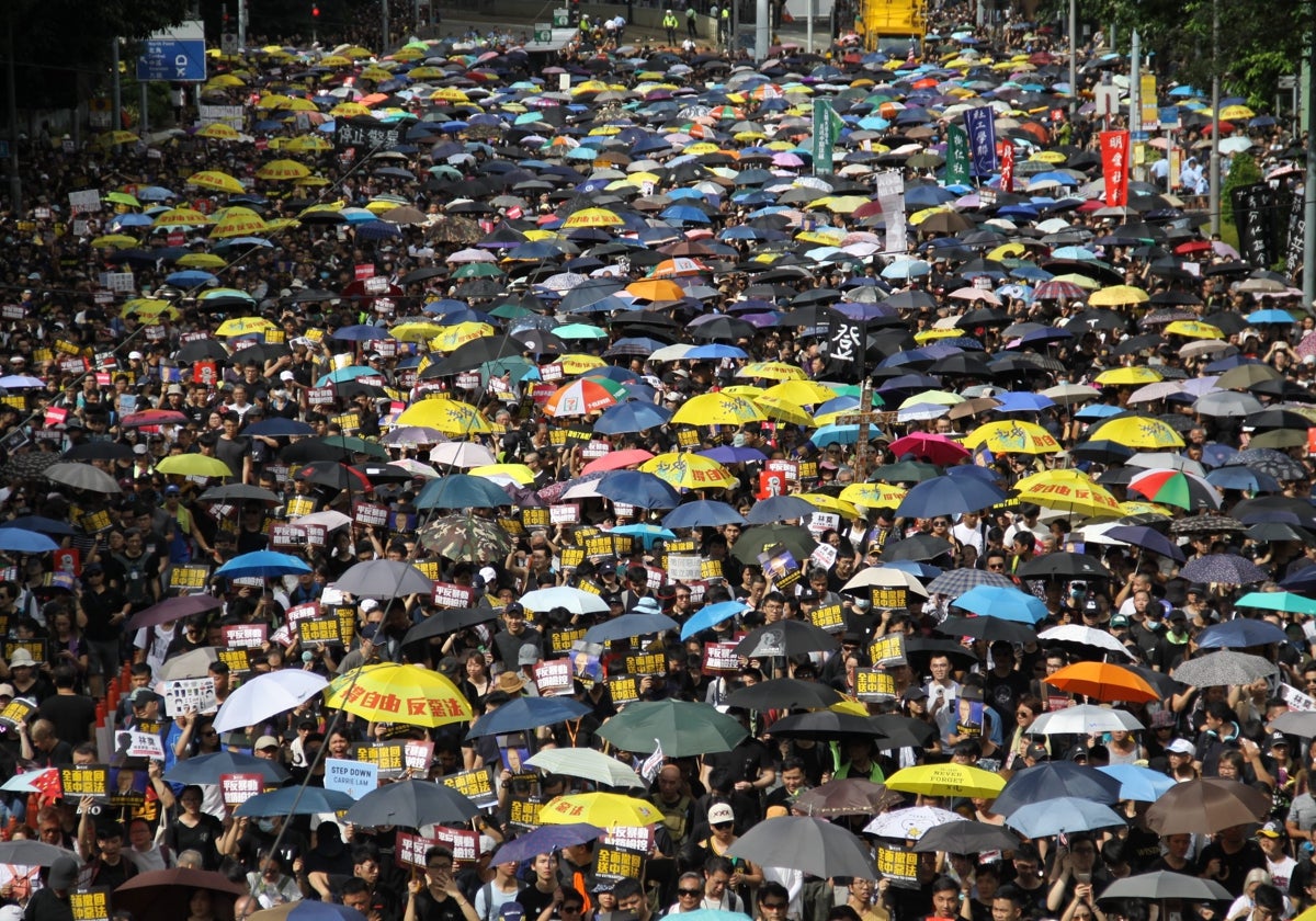 En junio de 2019, un millón de hongkoneses se manifestaron tres veces para protestar contra la ley de extradición a China y pedir democracia