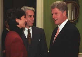 Bill Clinton junto a Jeffrey Epstein