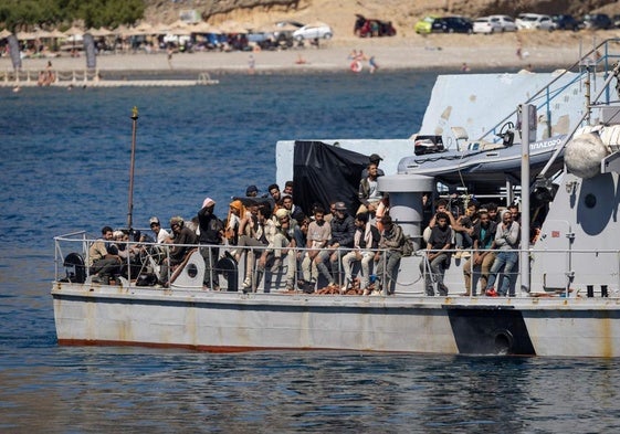 Grecia congela las solicitudes de asilo para inmigrantes del norte de África
