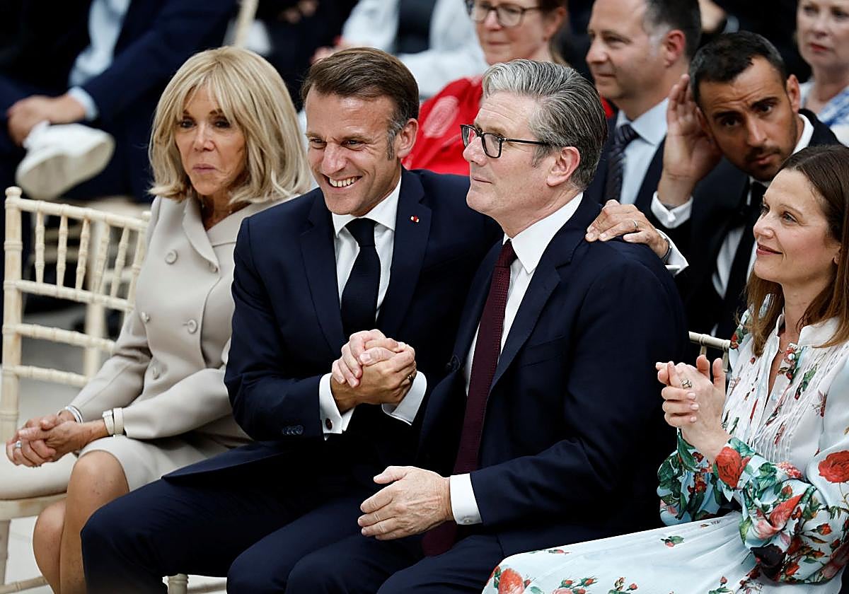Keir Starmer y Emmanuel Macron reunidos en Downing Street
