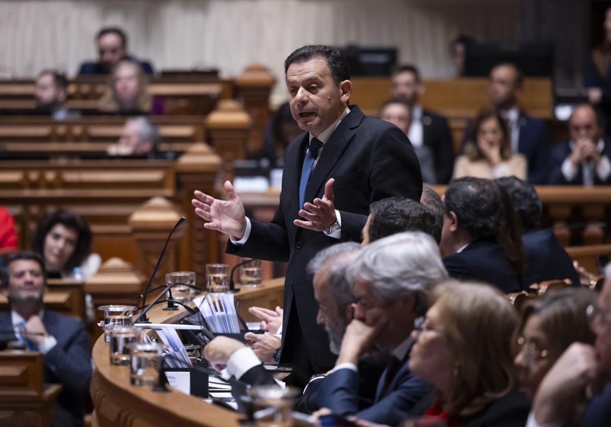El primer ministro de Portugal, Luís Montegro, en una imagen en el Parlamento
