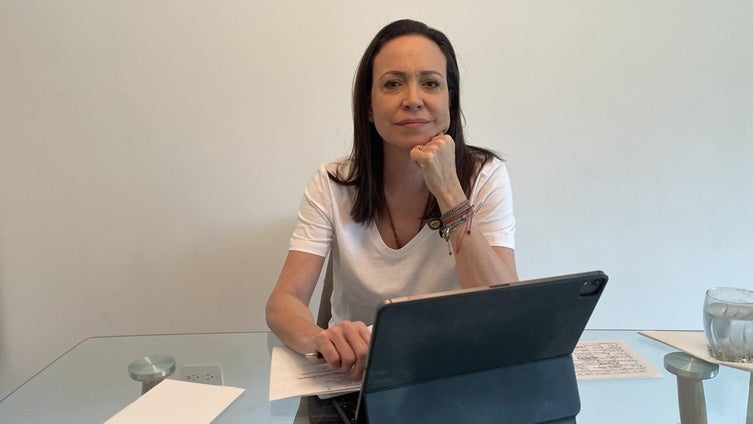 María Corina Machado : «Se hace mucho dinero, también en España, con el hambre de Venezuela»