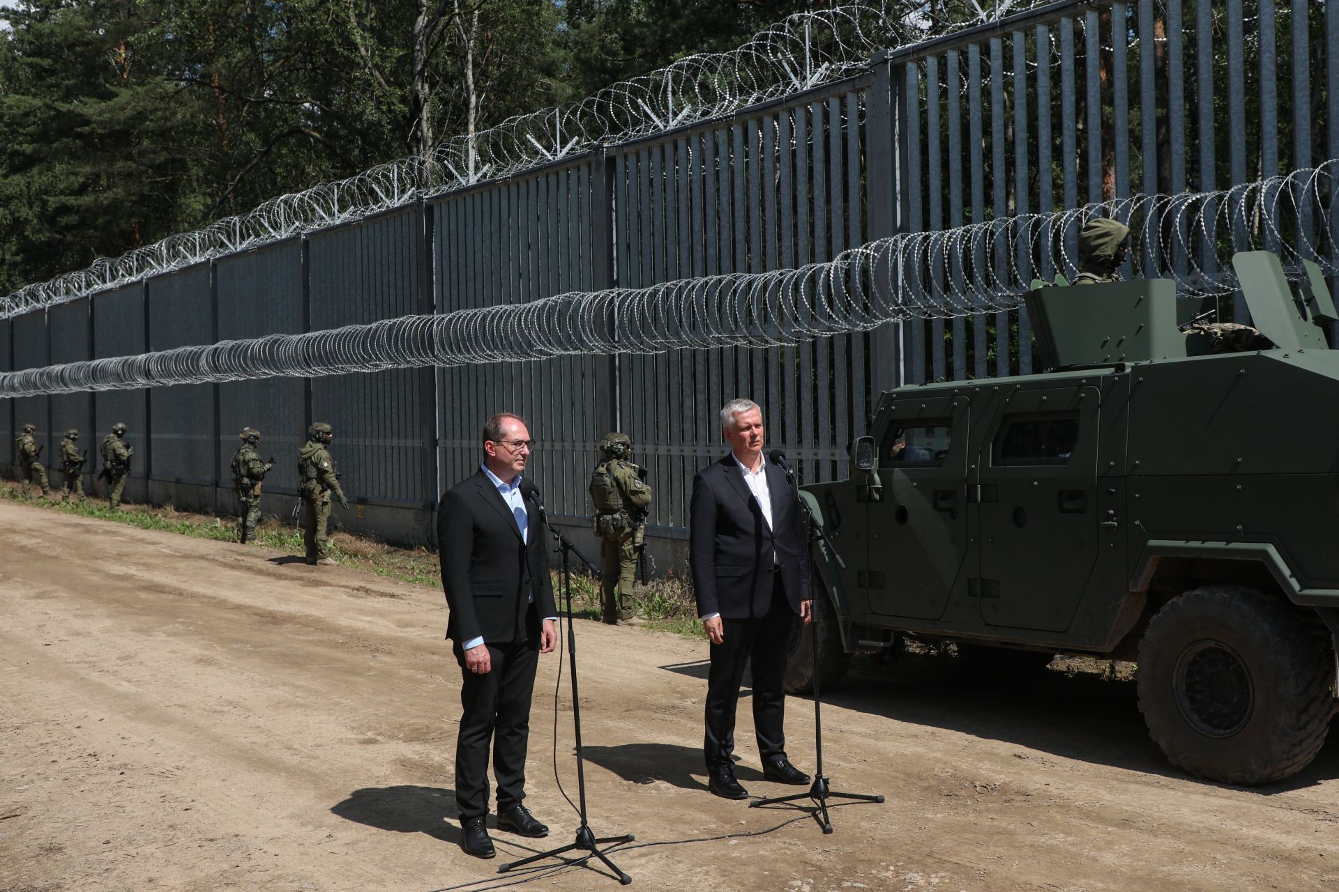 Alemania y Polonia unen fuerzas para sellar la frontera que Putin utiliza para enviar inmigrantes a la UE