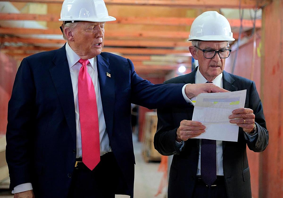 El presidente de EE.UU., Donald Trump, y el presidente de la Fed, Jerome Powell.