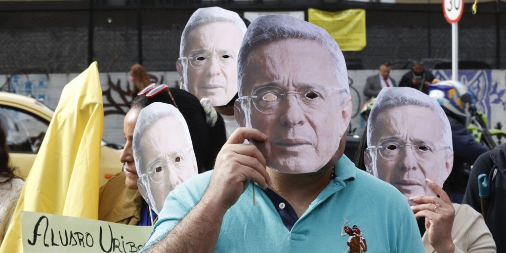 Sentencia histórica en Colombia: declarado culpable el expresidente Álvaro Uribe por soborno de testigos en actuación penal