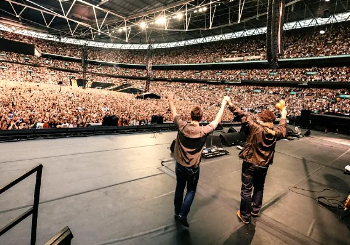 Muere un hombre en el concierto de Oasis tras caer en el estadio de Wembley