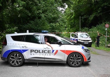 Hallan a un hombre de 32 años degollado, con las vísceras fuera y en posición de cruz en Francia