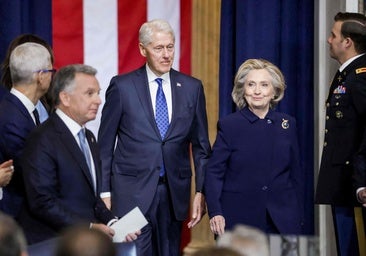 Un Comité del Congreso de EE.UU. cita a testificar a los Clinton por el caso Epstein