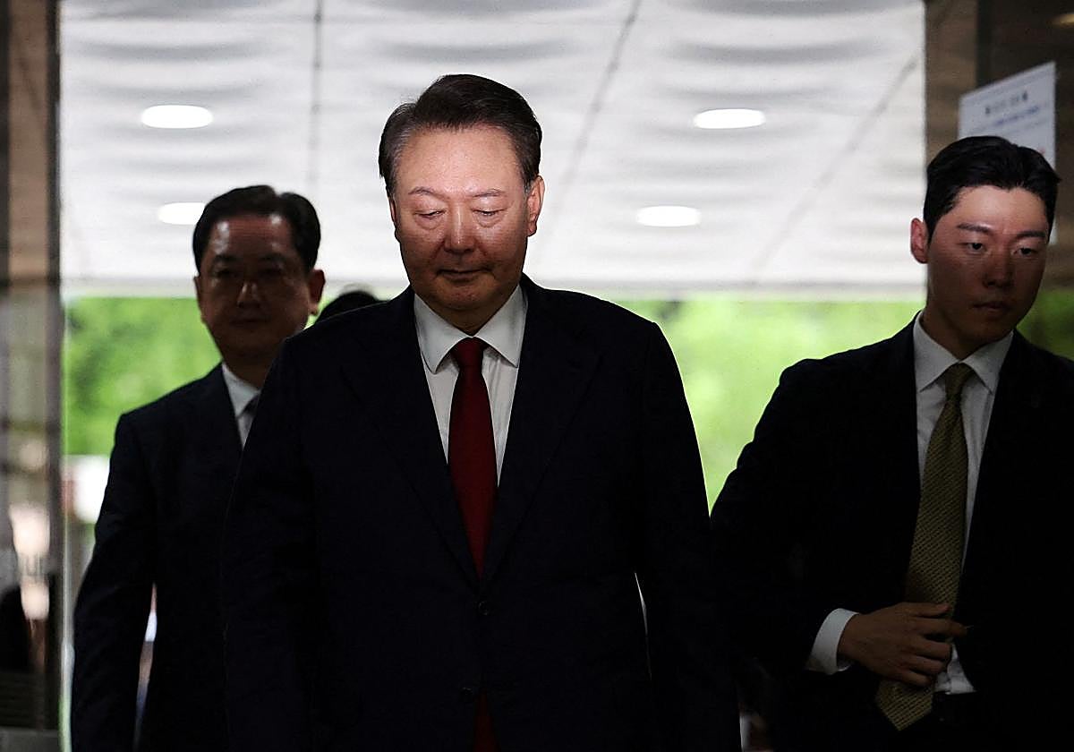 El exlíder, Yoon Suk Yeol, investigado por un caso de tráfico de influencias, se opone a la justicia por segunda vez en una semana