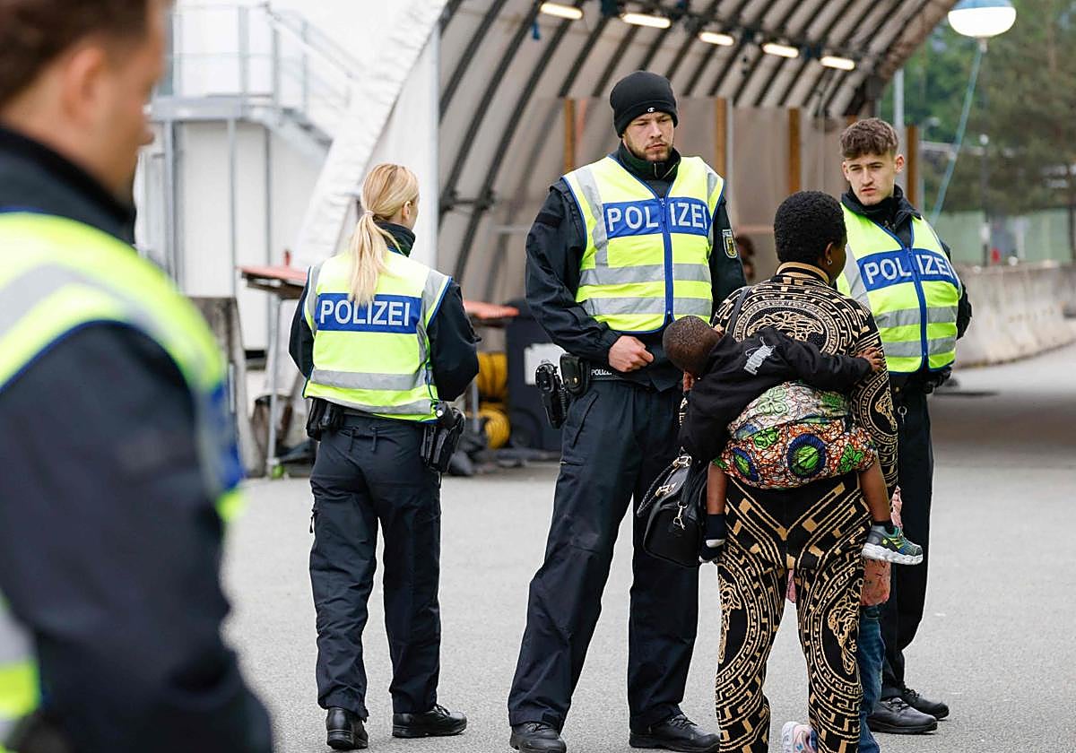 El número de agentes alemanes desplegados diariamente en las fronteras ha aumentado de 11.000 a 14.000, hasta casi un tercio de todo el personal de la Policía Federal