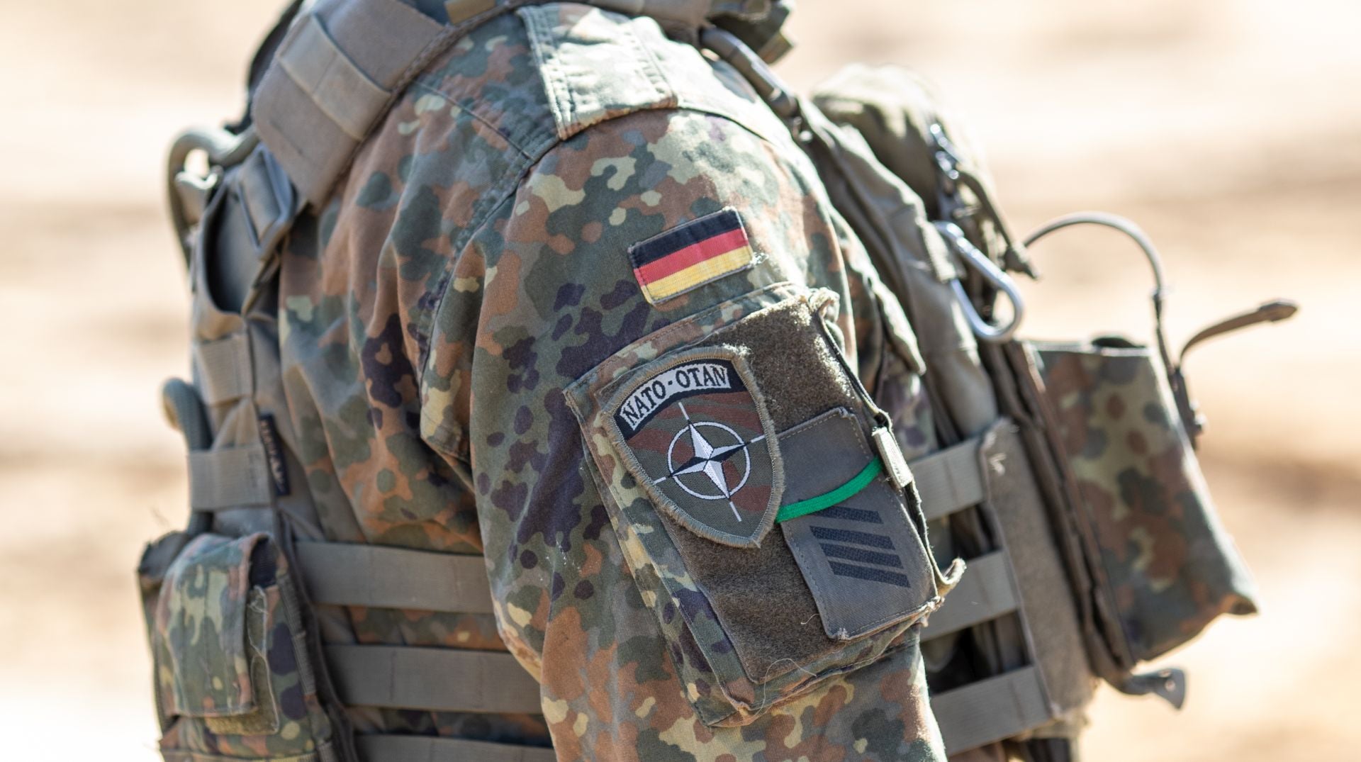 Expertos militares calculan entre 50.000 y 150.000 las tropas necesarias para dar seguridad a Ucrania