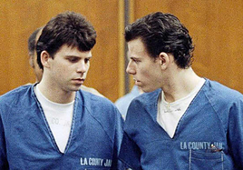 Niegan la libertad condicional a Erik Menéndez, uno de los hermanos condenados por matar a sus padres