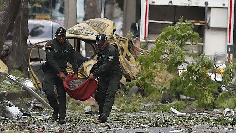 Dos atentados brutales en menos de 24 horas entierran la 'Paz total' de Petro