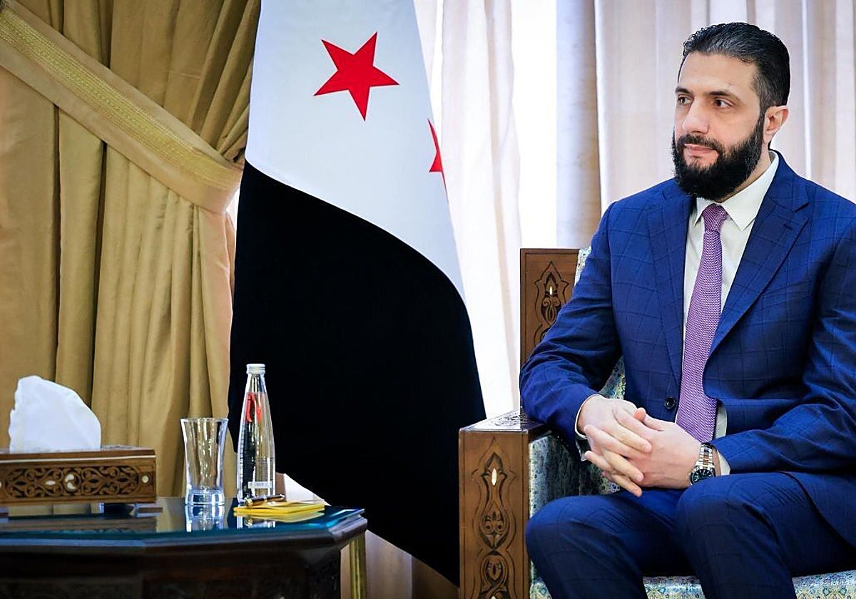 El presidente sirio Ahmed al-Sharaa recibe a una delegación de miembros del gobierno de Estados Unidos en Damasco