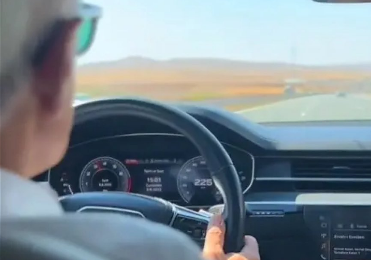 Captura de pantalla del vídeo difundido por el Ministro de Transporte e Infrastructura turco, Abdulkadir Uraloglu