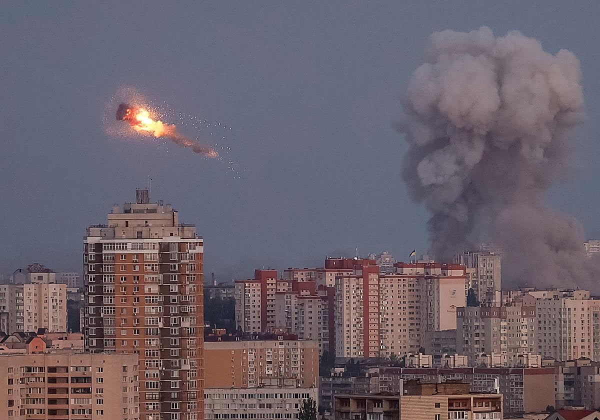 Ucrania intercepta un misil ruso en Kiev