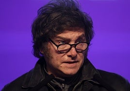 El peronismo gana en Buenos Aires, que castiga a Milei por el 'Karinagate'