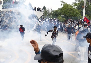 Dimite el ministro del Interior de Nepal tras las protestas que dejan cerca de una veintena de muertos