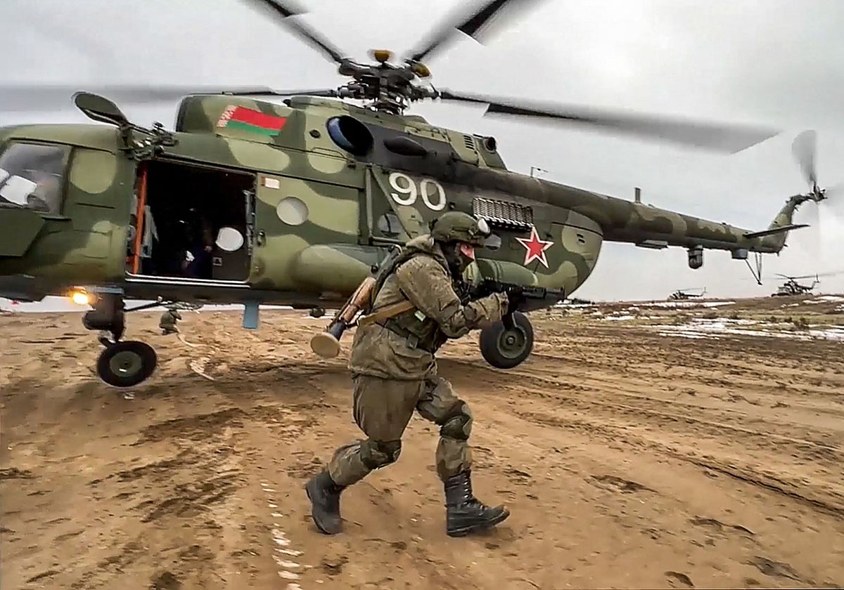 Miembro del Ejército bielorruso en unas maniobras