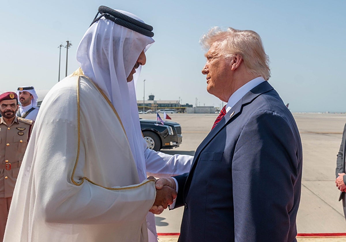 El presidente de Estados Unidos, Donald Trump, junto al emir de Qatar, Tamim bin Hamad al Thani, en una imagen de archivo