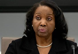 Un tribunal de apelación mantiene en su cargo a la gobernadora de la Fed despedida por Trump