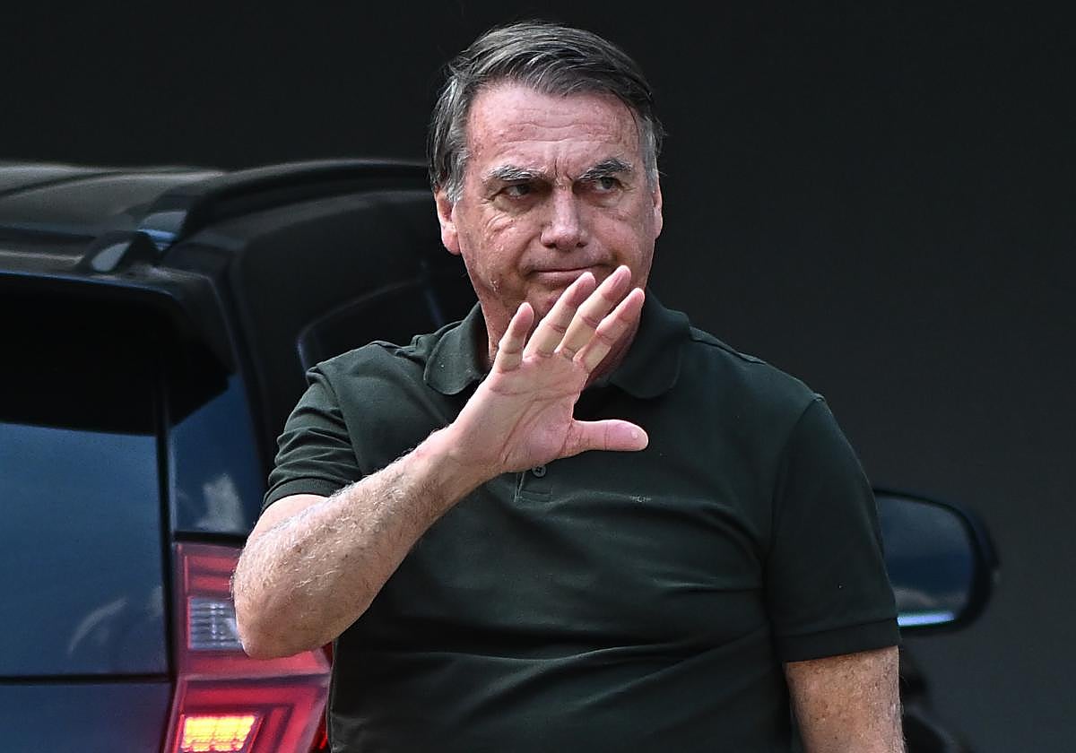 Bolsonaro, ingresado al hospital tras «sentirse mal» en su prisión domiciliaria