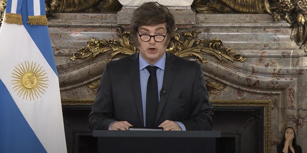 Milei dispara el gasto social tras su varapalo en las urnas