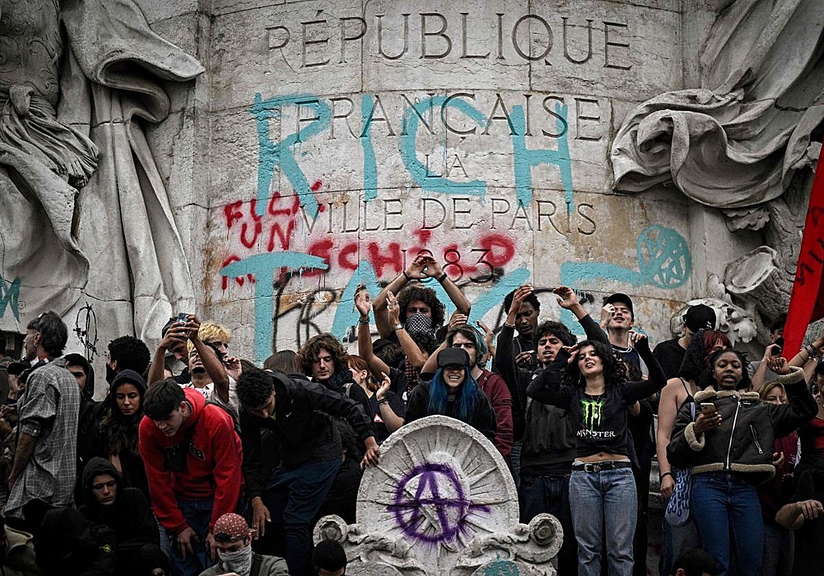 Jornadas de protesta en París, convocadas por el movimiento «Bloquons tout» («Bloqueémoslo todo»), tras la elección de Lecornu como primer ministro
